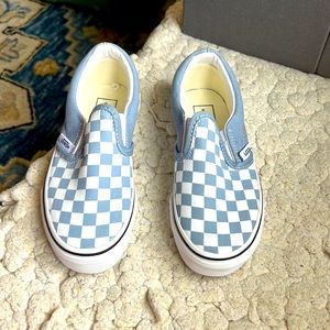 Super cool Vans kids shoes never worn ( gift that did not fit)